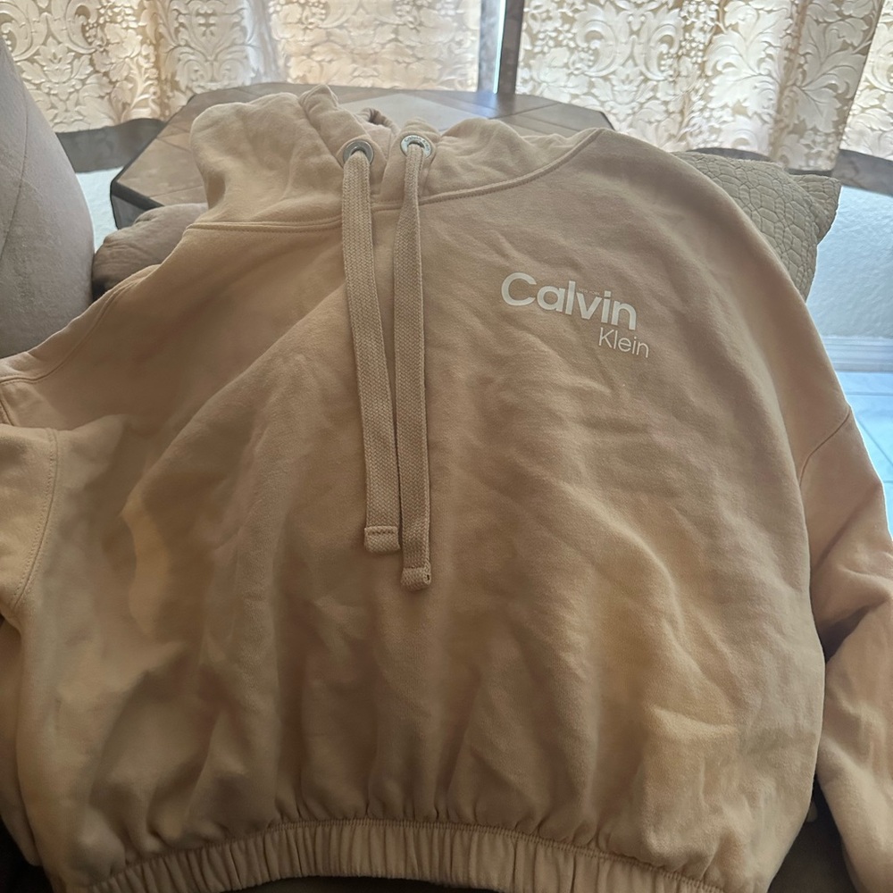 Calvin Klein sweater size medium ! Beige